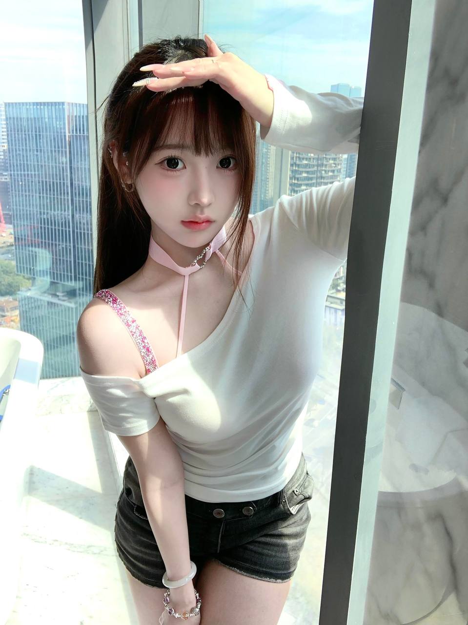 SN303-杭州外围-童颜巨乳萝莉 | 张艺兴