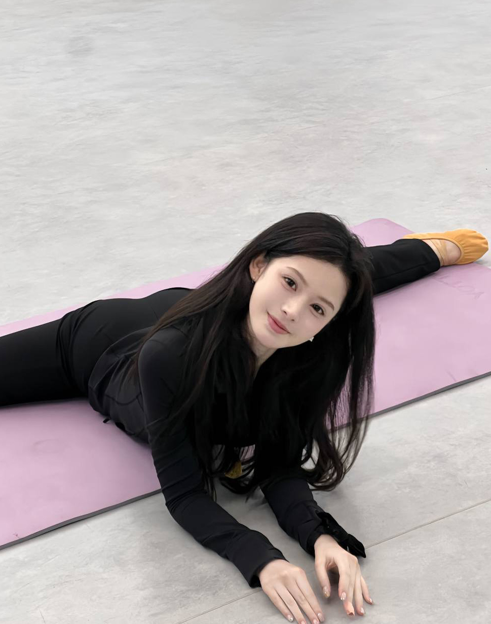 北京同城吃饭聊天，北京九头身纯欲风御姐，北京找外围多少钱