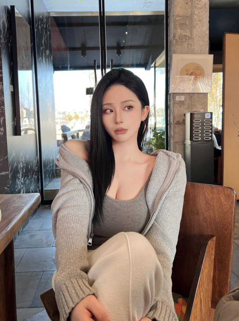 北京同城吃饭聊天，北京大波浪女人，北京反差女生