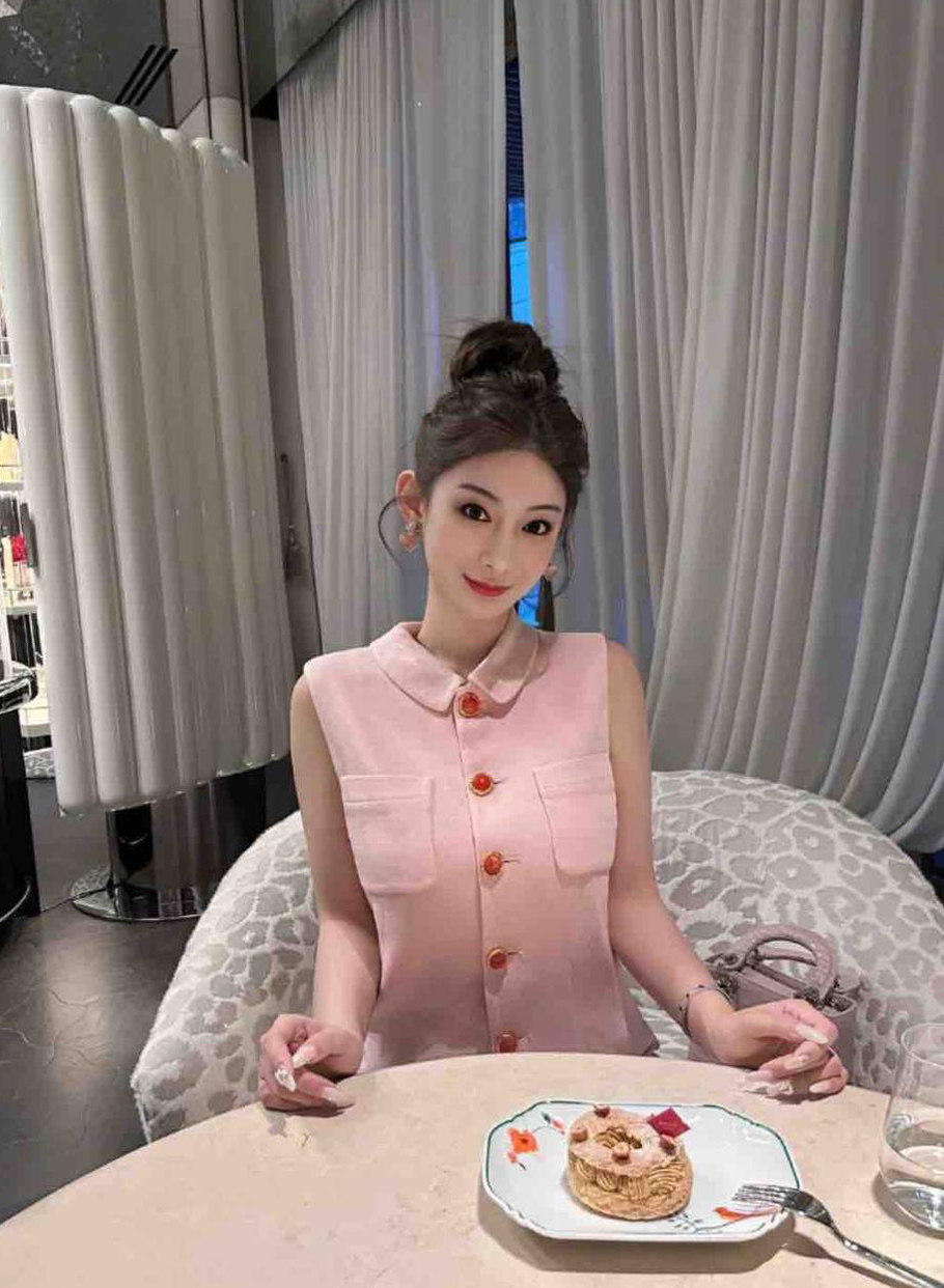 广州清纯学姐，广州私聊价格，广州外围一般多少钱