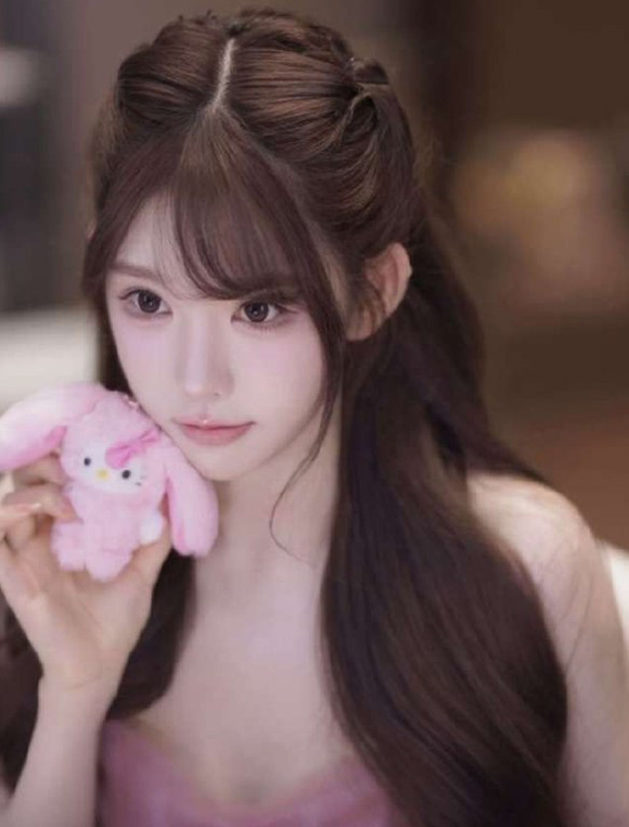 北京反差女生，北京同城吃饭聊天，北京网红模特