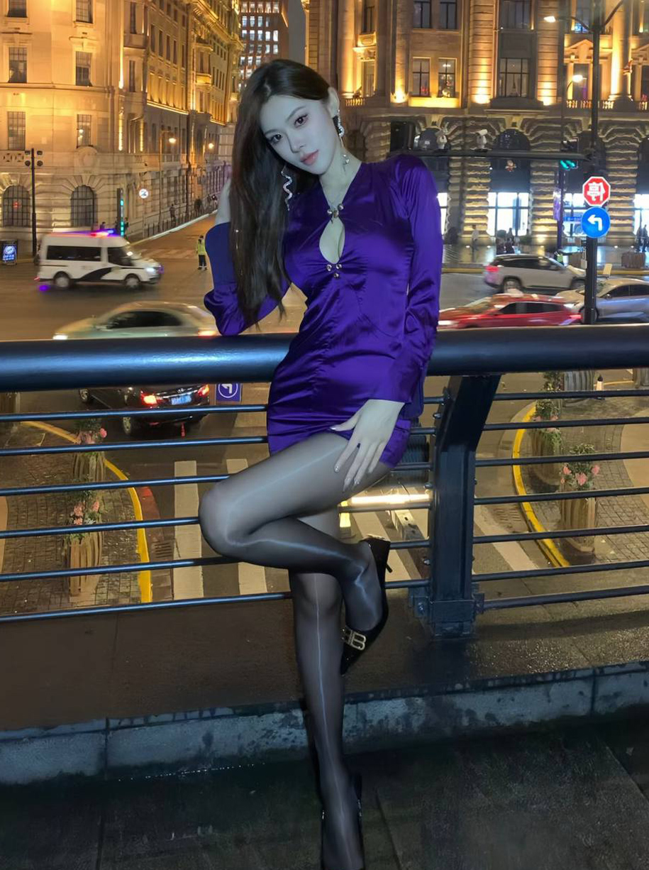 孤独经济，同城交友，上海胸模