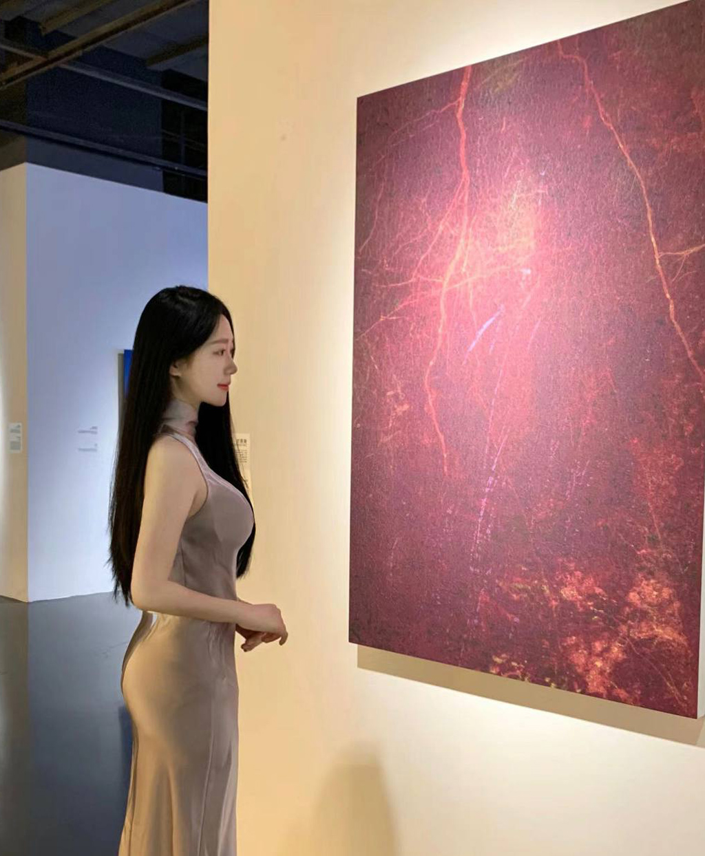 本地社交，上海收费约会，上海私聊价格