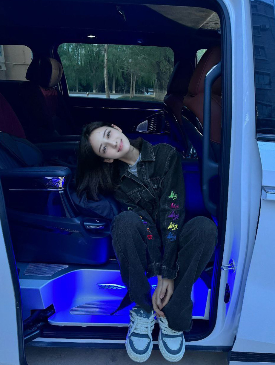 出差同城交友，香港大学生，香港高端商务模特