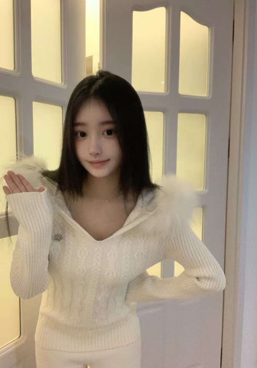 在香港约清纯学妹，香港高端外围，香港修车