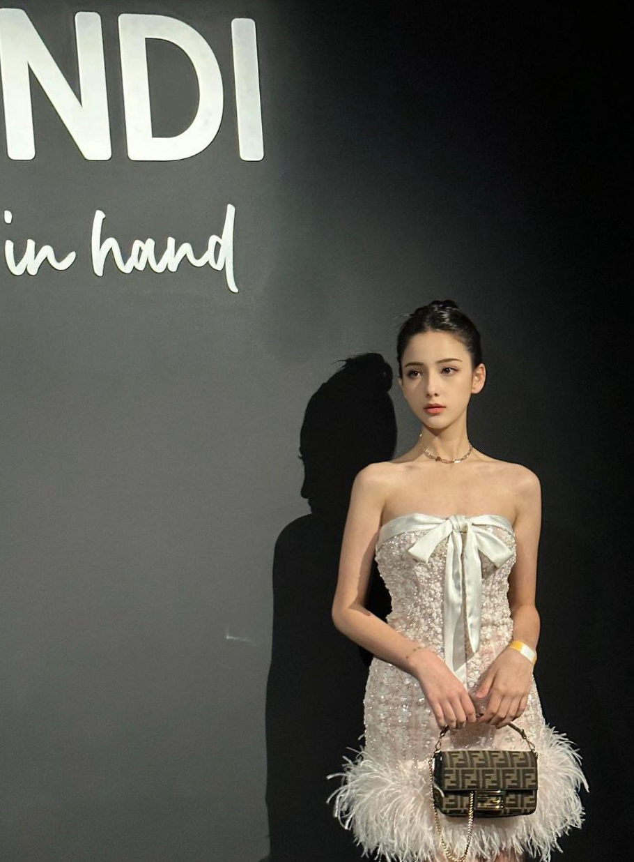 香港外围女友，香港情感支持，香港轻社交