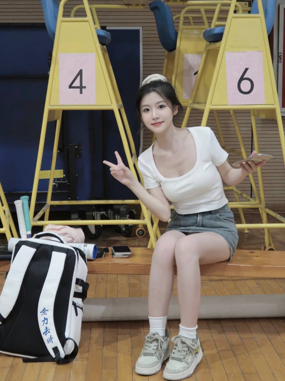 曼谷约甜美女生，曼谷高门槛高素质私密约妹，曼谷直接问预算