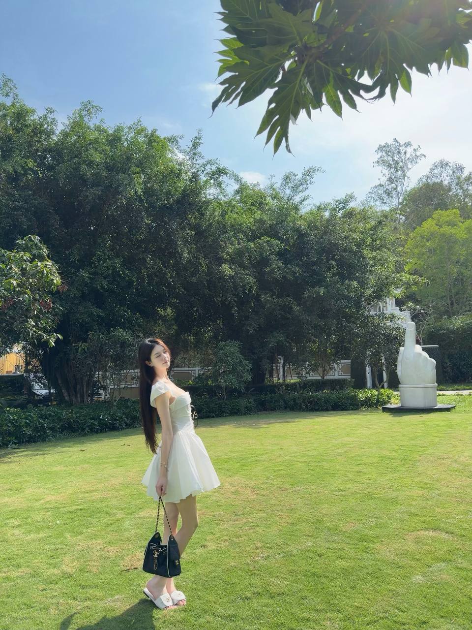 曼谷修车，曼谷校花，曼谷美女模特