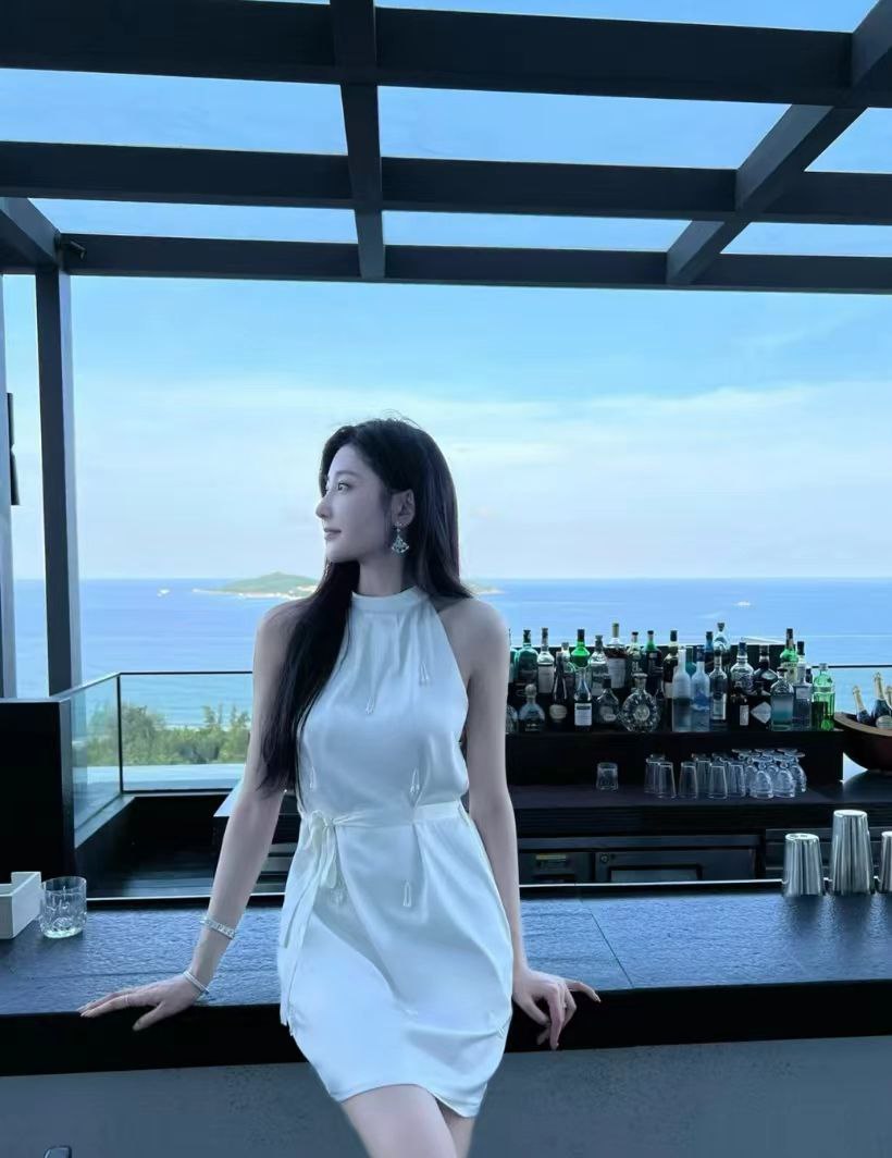 新加坡清纯学姐，新加坡写作女生，新加坡精英单身派对