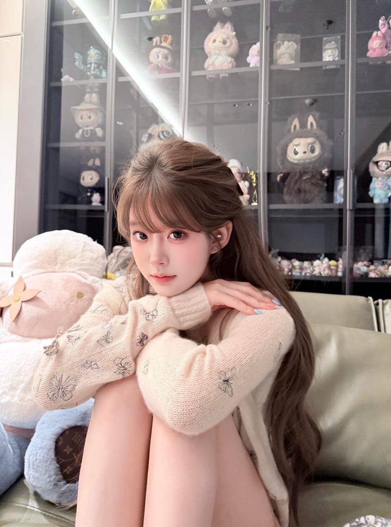 新加坡红酒，新加坡外围模特，在新加坡约清纯学妹