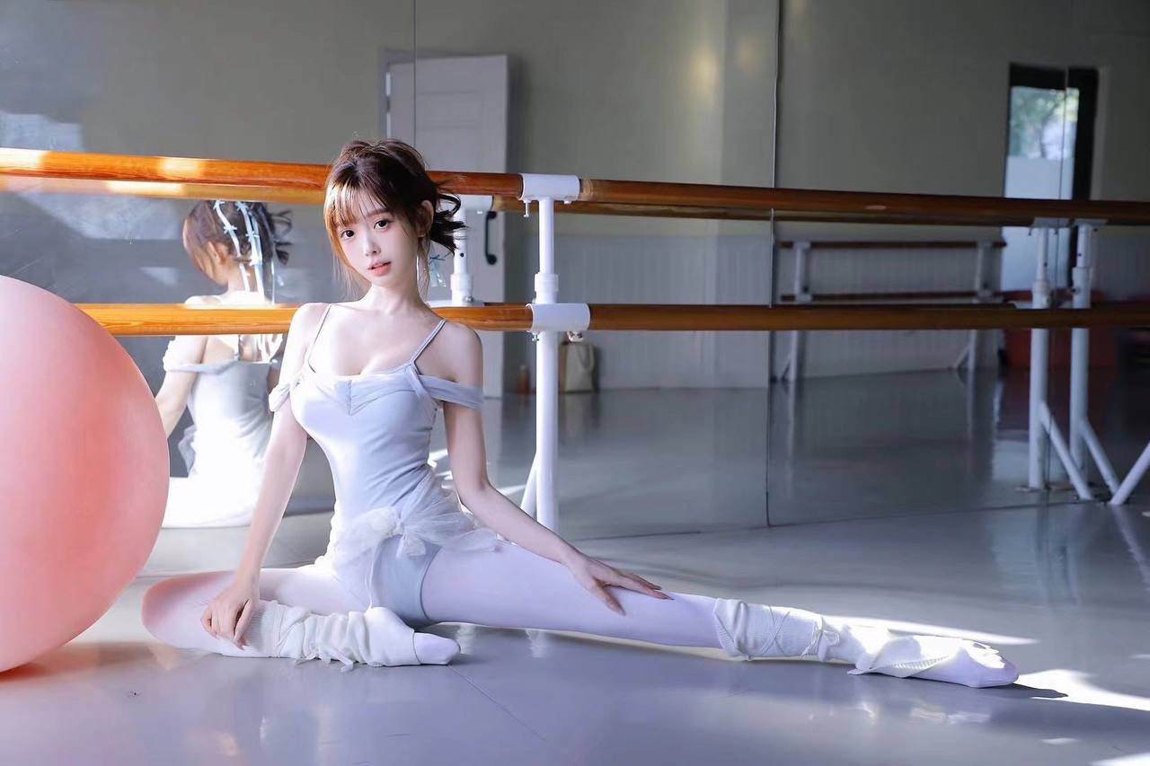 新加坡品质女生伴游，新加坡大学生，新加坡校园约会