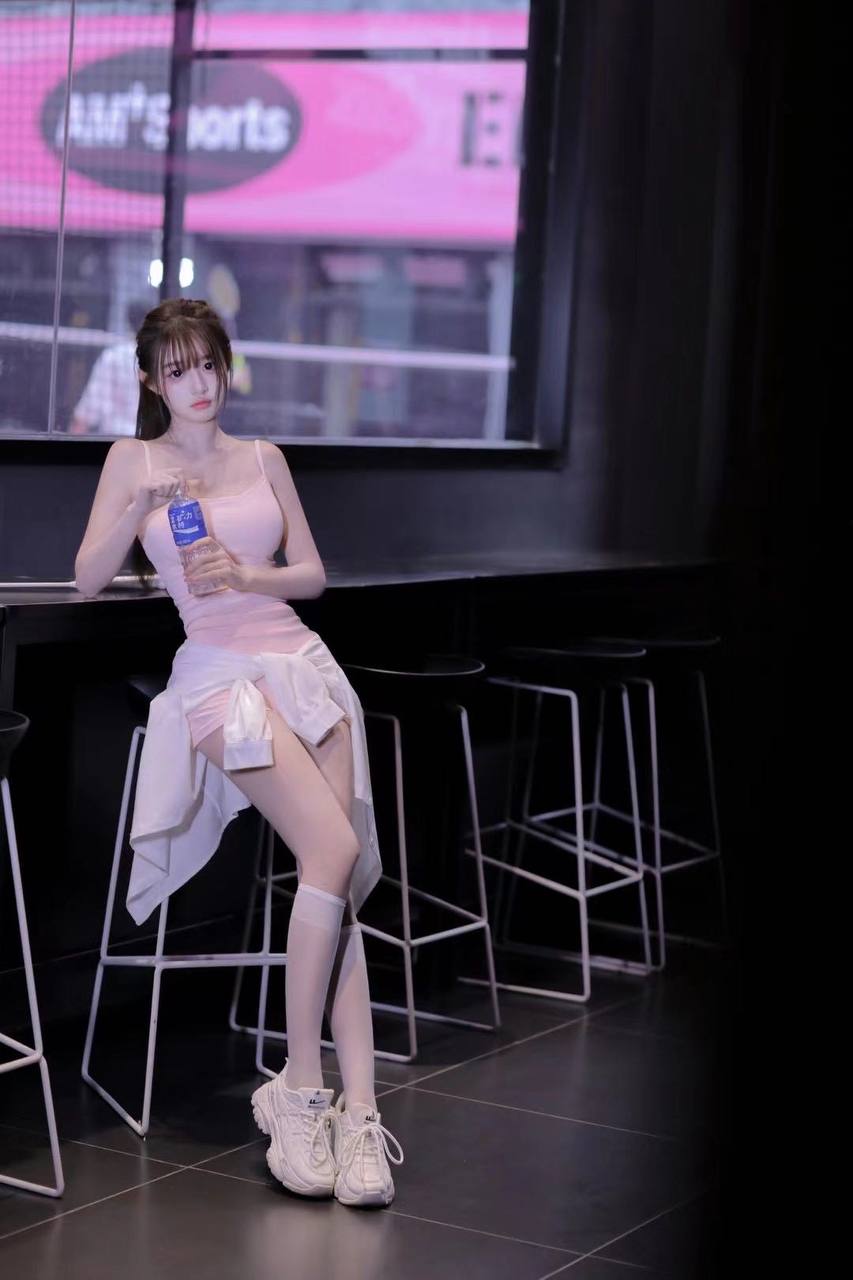 新加坡反差女生，在新加坡约清纯学妹，新加坡外围信息