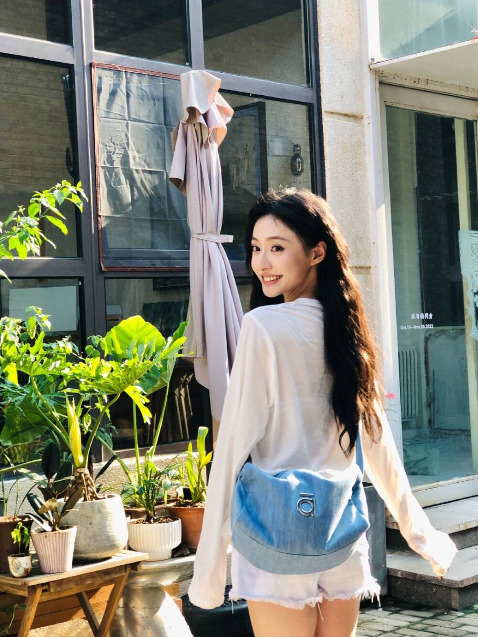 上海高端商务模特，上海外围是什么意思，上海找女性一起吃饭