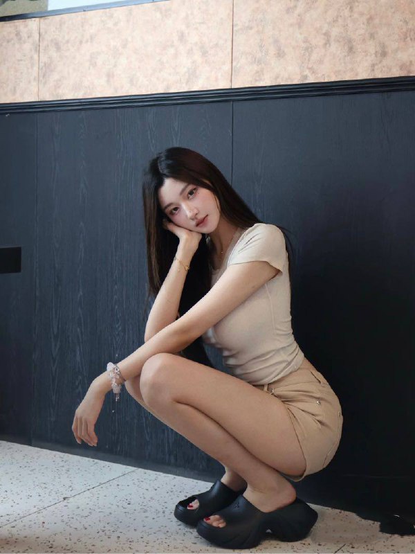 北京见面，北京画展女生，北京外围