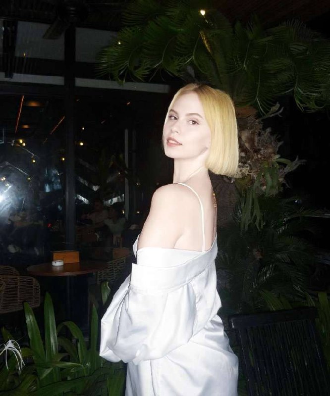 深圳线下交友，高端伴游，深圳舞蹈系学妹