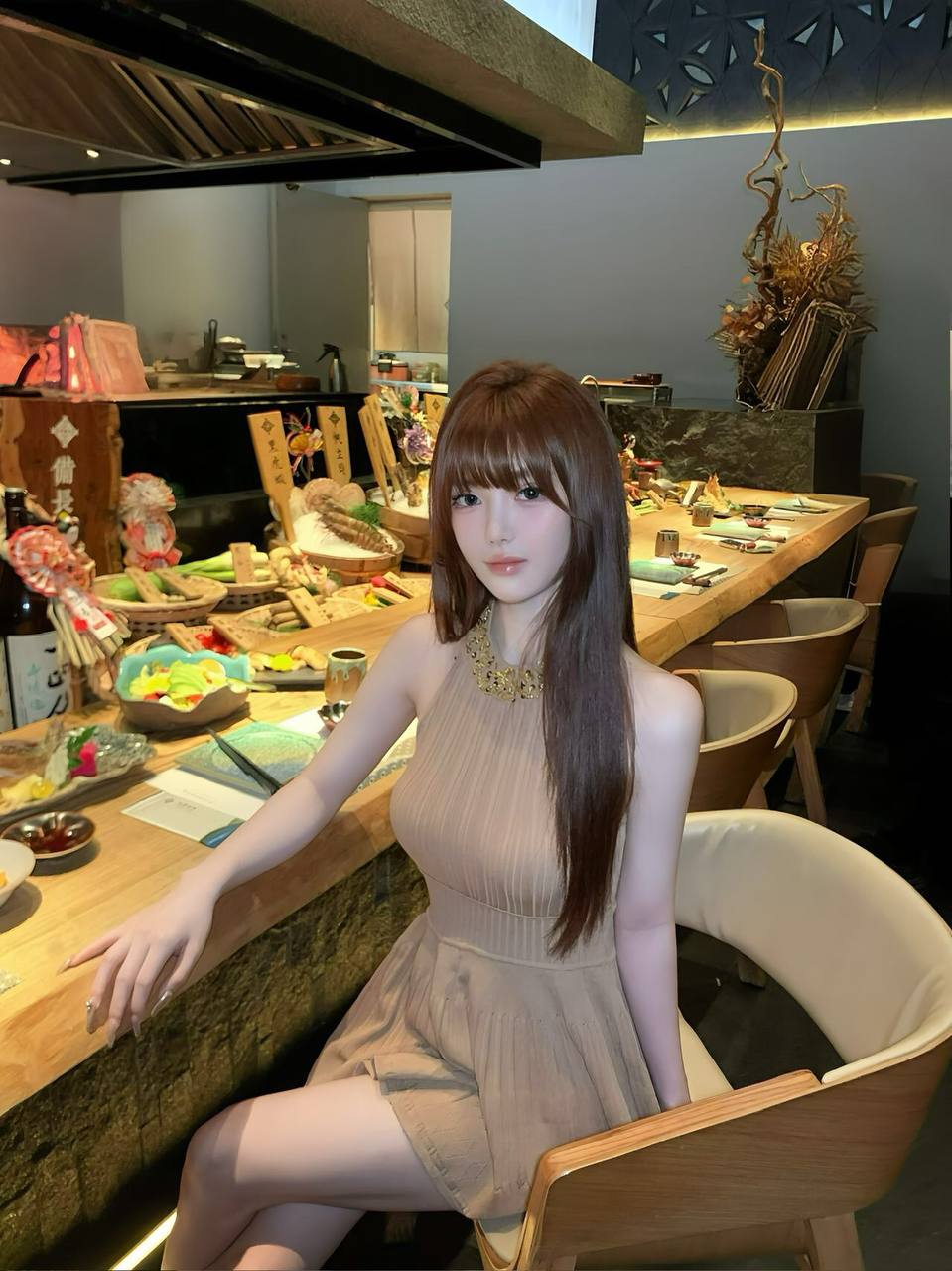 深圳看展搭子女生，深圳商务应酬，深圳女生摄影师