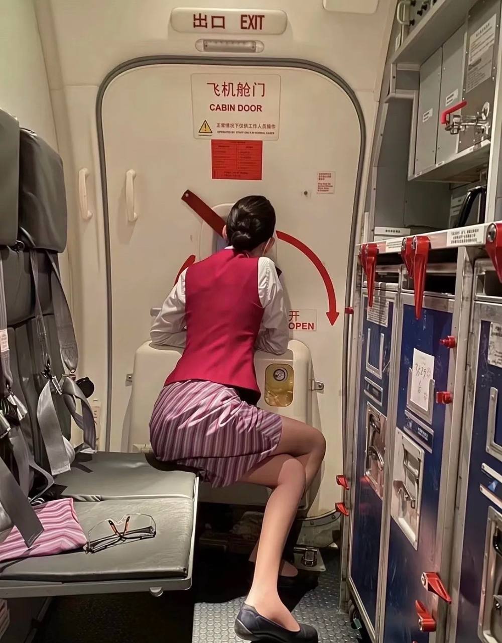 深圳写作女生，深圳外围，深圳大圈