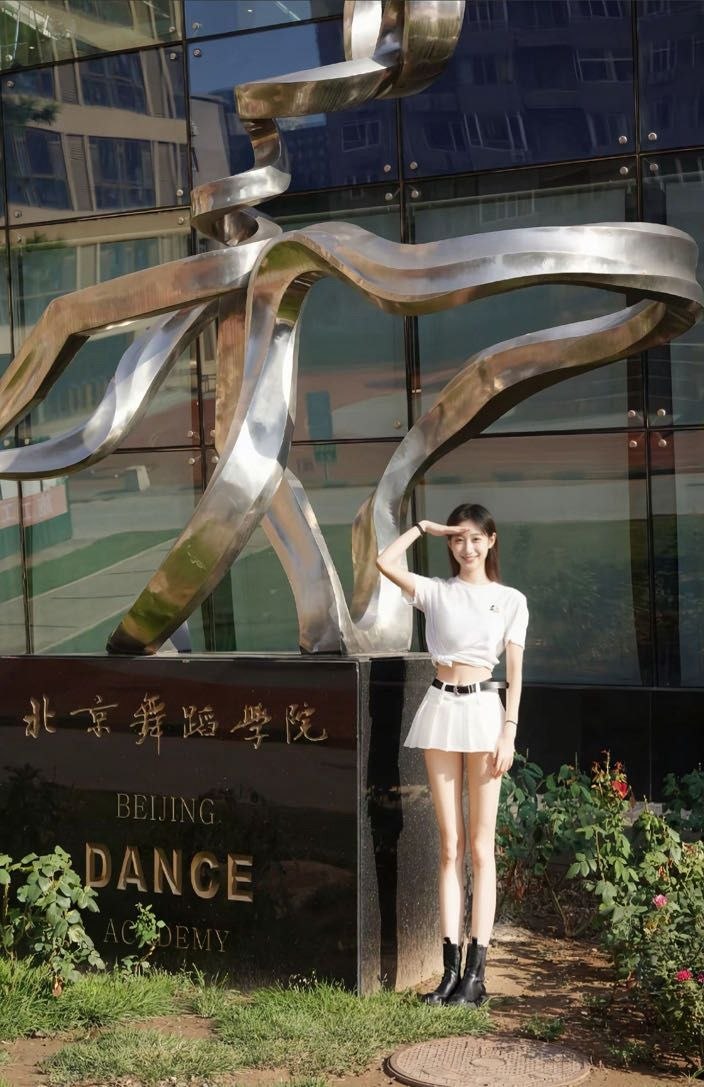 北京高颜值名媛，北京高端商务模特，北京找女生吃饭聊天