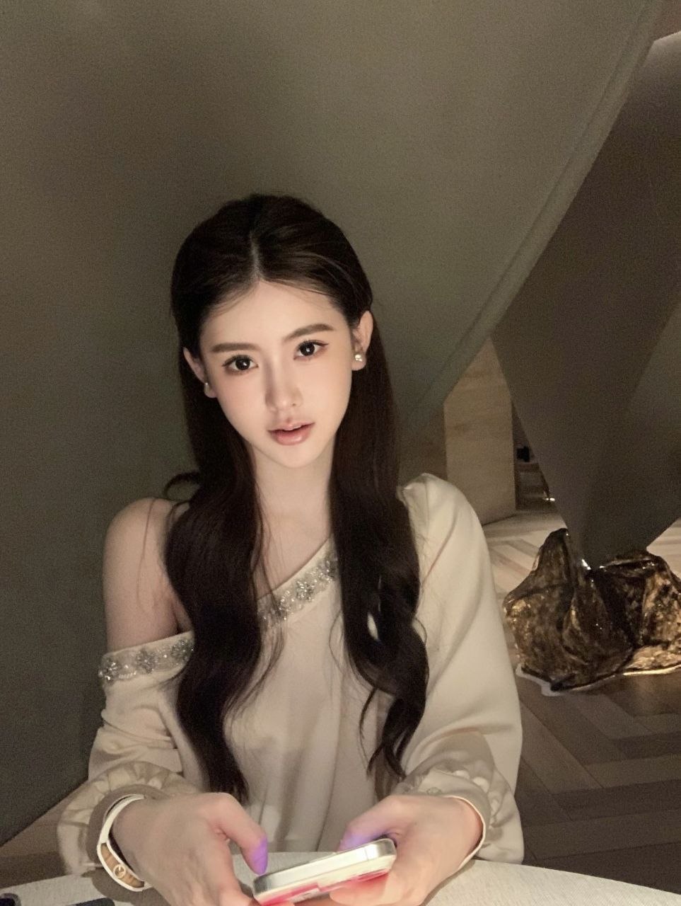 小红书怎么找外围，北京社群，北京找女生一起吃饭