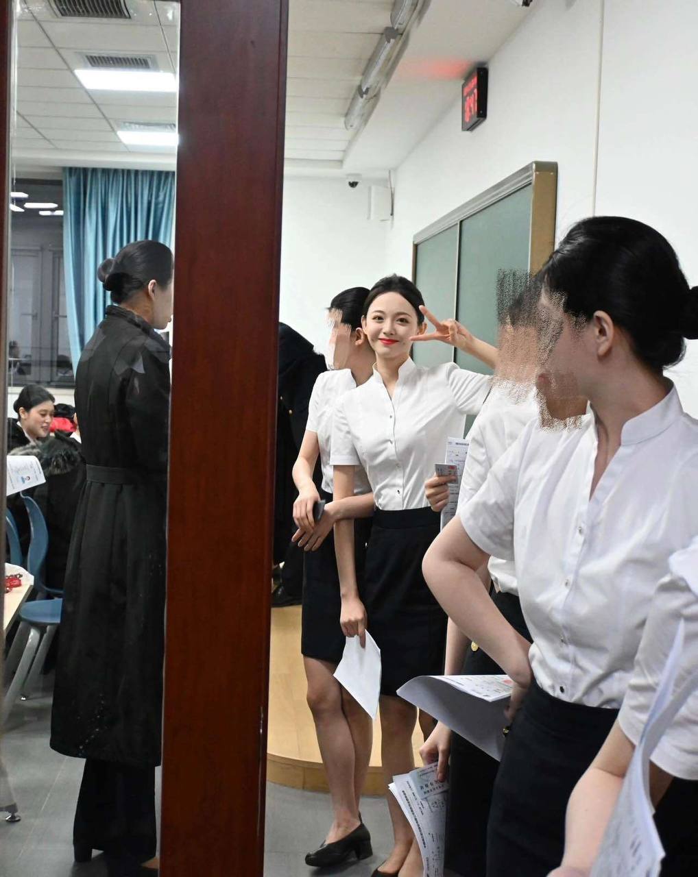 在上海怎么约女生，上海情感交流，上海外围经纪人