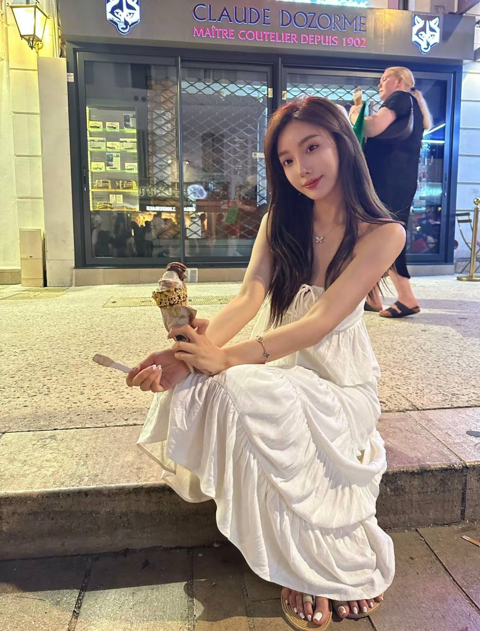 上海瑜伽女生，上海兴趣群，上海包养